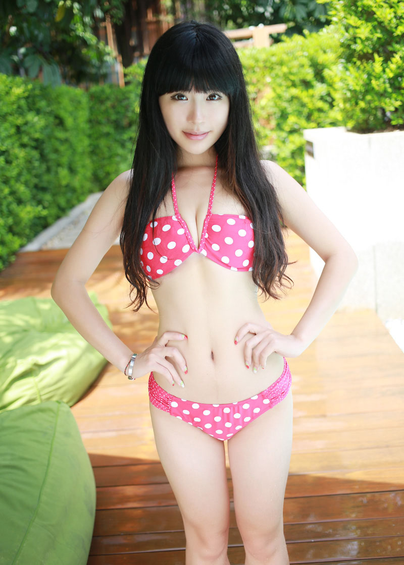 甜美少女刘雪妮内衣大胆照片