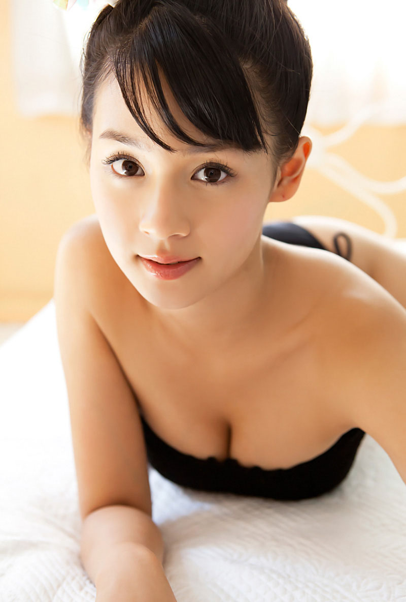 大眼正妹立花阳香甜美动人